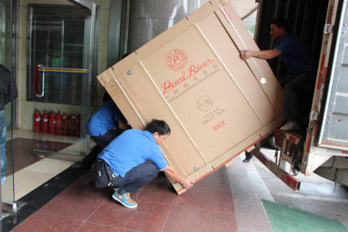 洪雅钢琴贵重工艺品无忧运